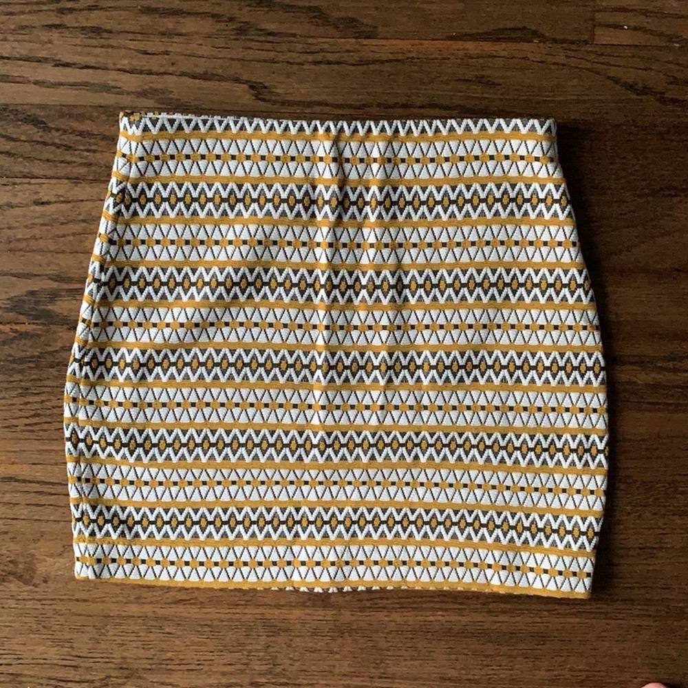 Mini skirt, Size XS - Picture 2 of 2